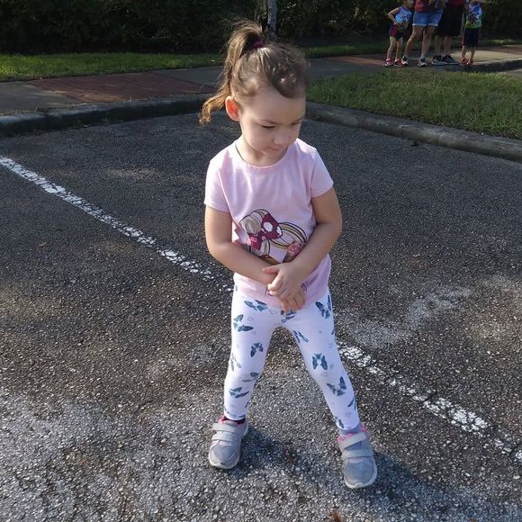 Meet your Posher, Nicole - Picture 1 of 1